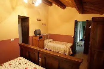 Agriturismo Acquacalda Farm stay Montone (Umbria)